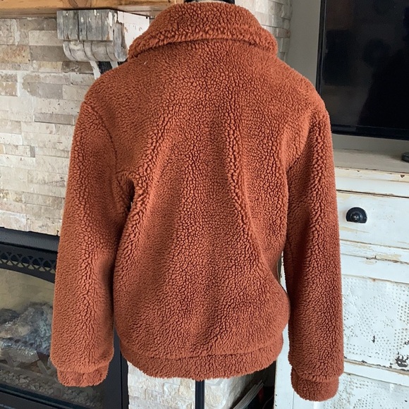 Elodie Nordstrom faux shearling rust brown, zip closure, pocket, collar jacket. - Picture 9 of 16